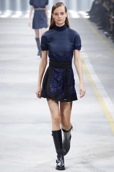 Look 2